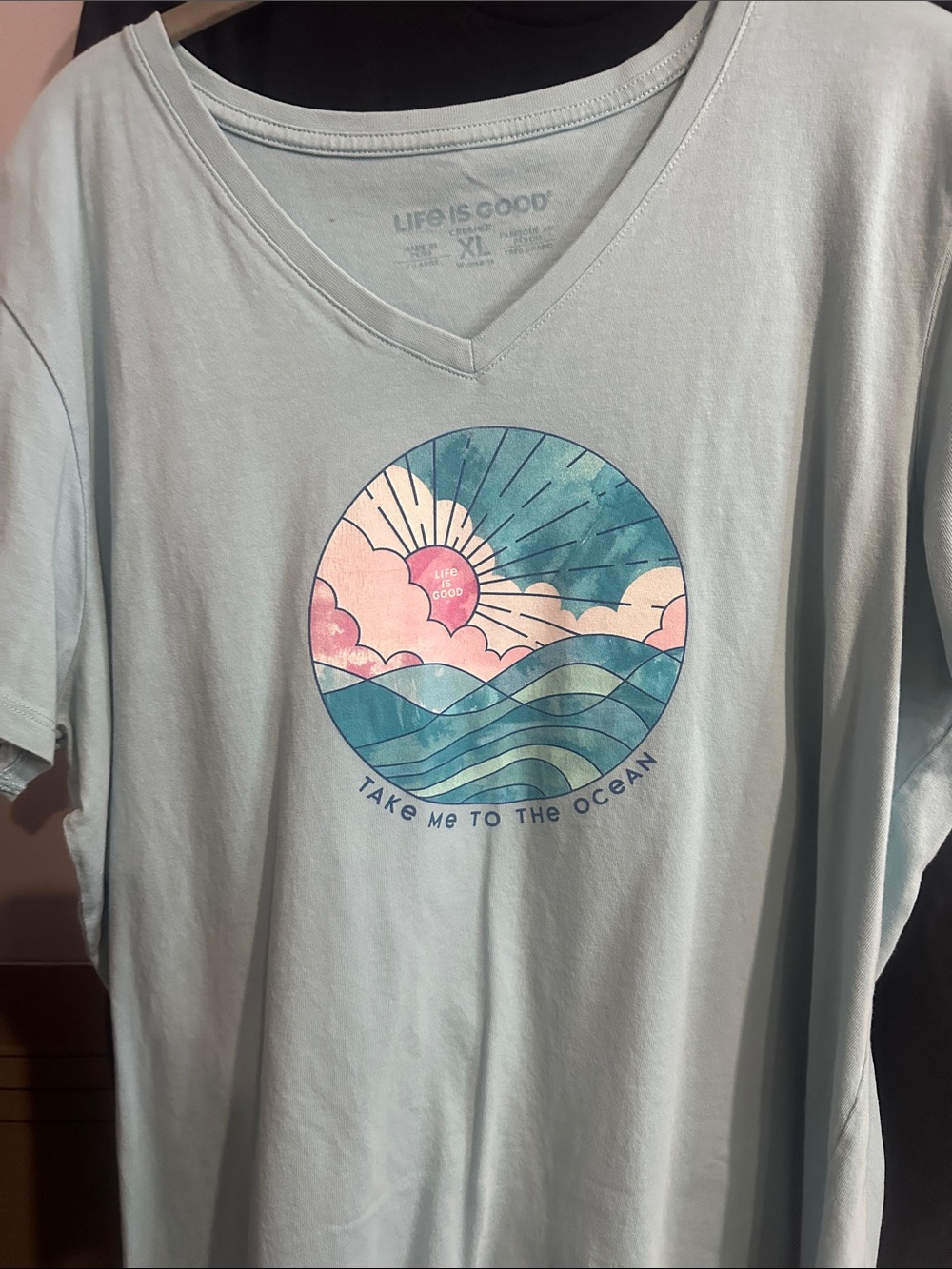 Life Is Good Men’s Light Blue V-Neck Ocean Graphic Tee